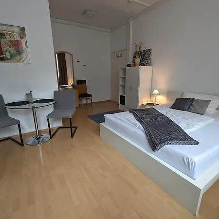Am Park Apartment *